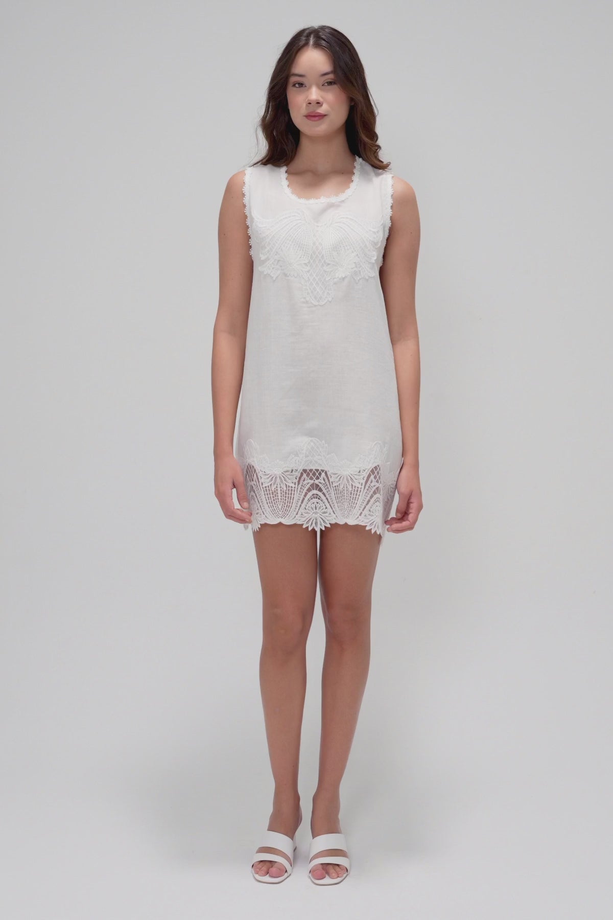 Mini Dress with Round Neckline and Sophisticated Lace Detailing